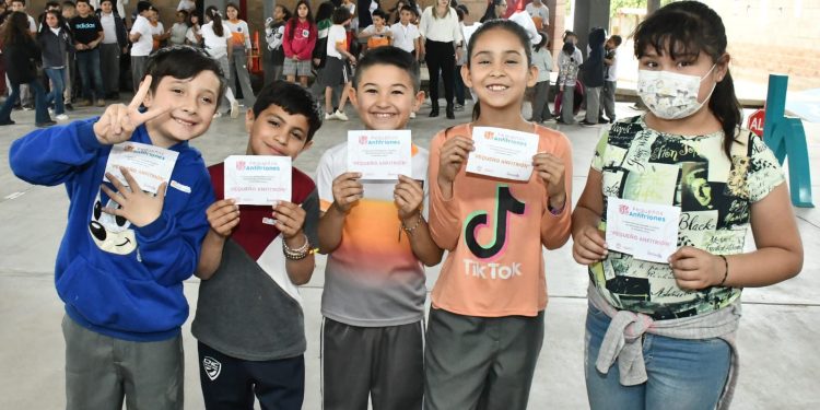 Son nuevos Pequeños Anfitriones alumnos de la primaria Bertha Lidia Figueroa López