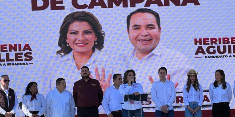 Repleta la EZ en el arranque de campaña de Lorenia Valles y Heriberto Aguilar, rumbo al Senado de la República.