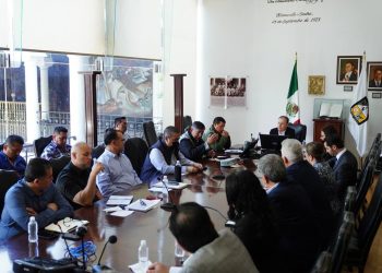 Atiende Gobernador reunión con gremio de transportistas de carga en la entidad