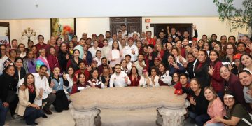 Va Karla Córdova por la reelección en el puerto de Guaymas