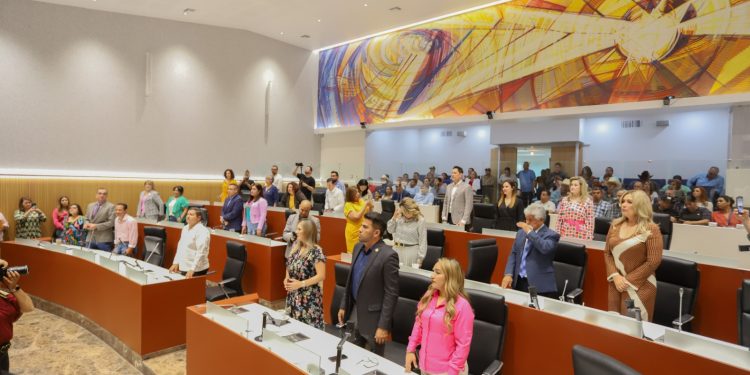 Diputados del congreso de Sonora aprueban la Ley de las Juventudes