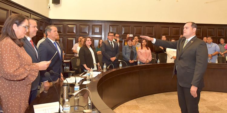 Solicita licencia Antonio Astiazarán , se va a la  campaña