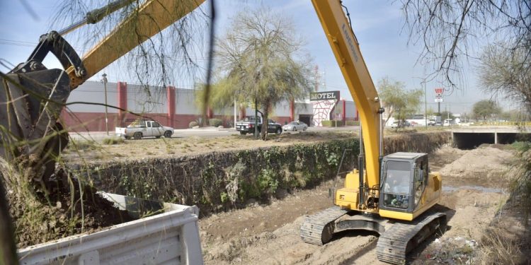 Retira Servicios Públicos Municipales más de 9 mil toneladas de residuos de canales