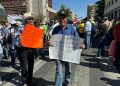 Trabajadores del ayuntamiento se manifiestan en contra de Toño Astiazaran
