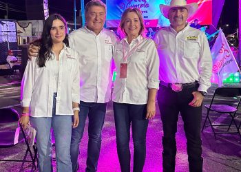 “Los baches de Guaymas no se reelegirán si no lo permitimos”.