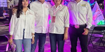 “Los baches de Guaymas no se reelegirán si no lo permitimos”.