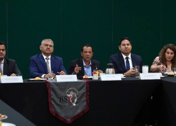 Ernesto De Lucas expone propuestas de seguridad ante Barra Sonorense de Abogados