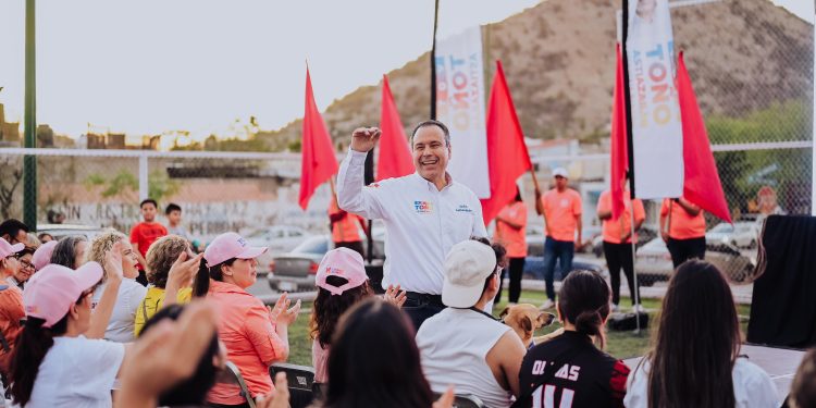 Para crecer juntos vamos por más ciclovías, arte en colonias y la primer clínica gratuita para mascotas: Toño Astiazarán