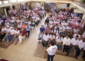 Con los gobiernos corruptos, el dinero de las becas iba a parar a paraísos fiscales: Aguilar Castillo