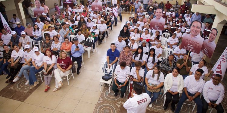 Con los gobiernos corruptos, el dinero de las becas iba a parar a paraísos fiscales: Aguilar Castillo