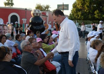 “El Borrego” Gándara de visita en el barrio mágico de Villa de Seris