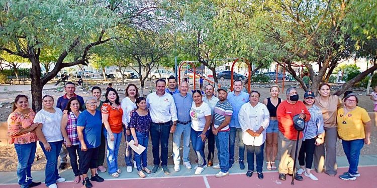 Entrega Toño Astiazarán rehabilitación de parque Urbi Villa del Cedro 2