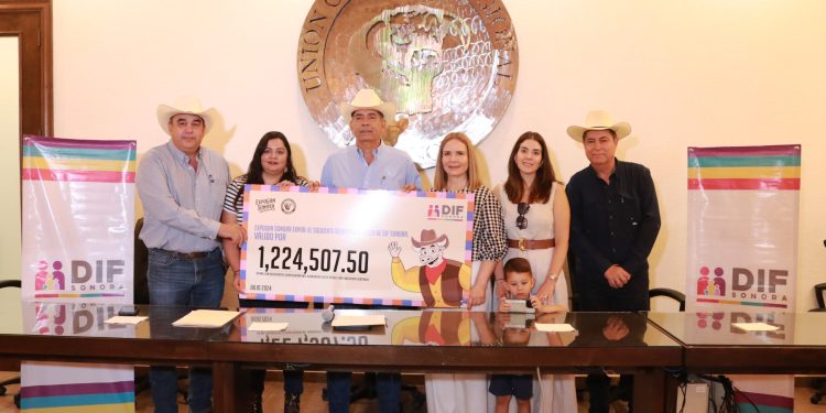 Entrega donativo La Unión Ganadera Regional de Sonora al Dif Sonora