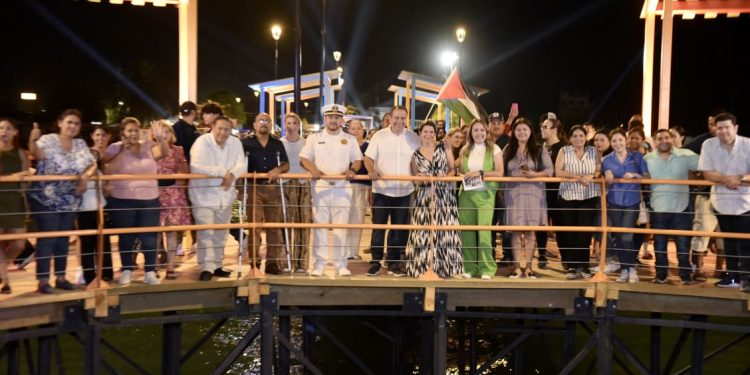 Entrega Toño Astiazarán nuevo muelle de Bahía de Kino