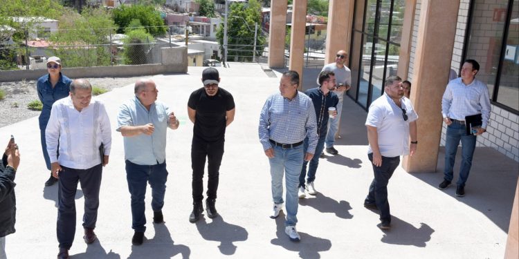 Acuerda Toño Astiazarán con titular de SEDATU mejoras al Centro Cultural Ágora