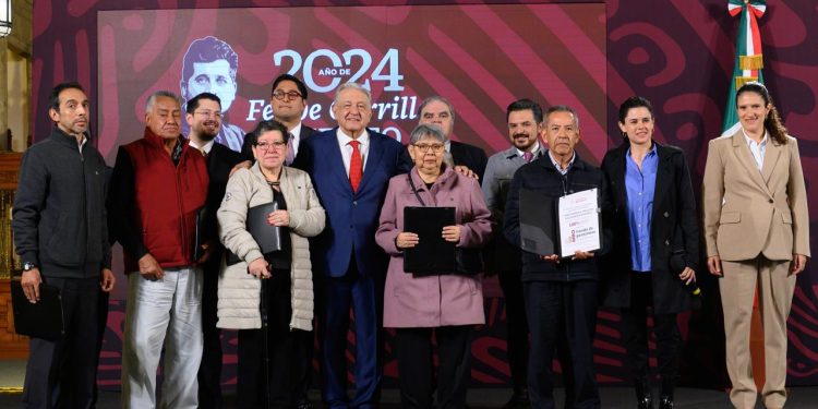 Primeros 249 jubilados del IMSS reciben complementos del Fondo de Pensiones para el Bienestar