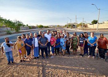 Entrega Toño Astiazarán tercera etapa de pavimentación de bulevar Las Quintas
