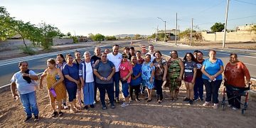 Entrega Toño Astiazarán tercera etapa de pavimentación de bulevar Las Quintas