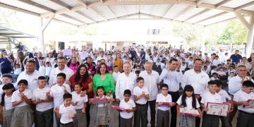 El gobernador Alfonso  Durazo da inicio del ciclo escolar 2024-2025 en Sonora