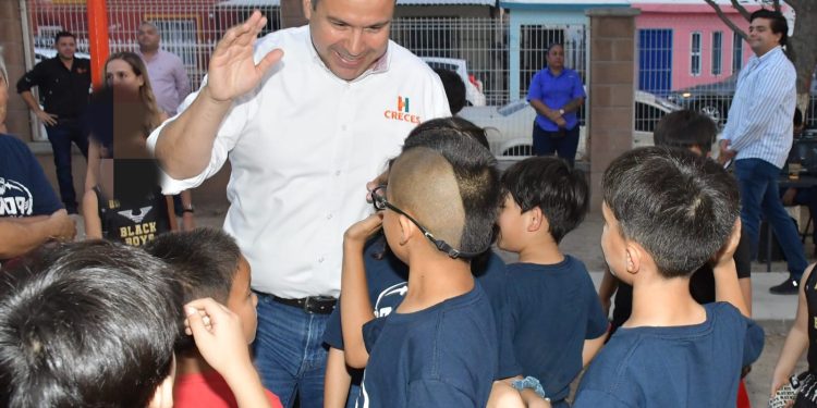 Entrega Toño Astiazarán nuevas instalaciones en el gimnasio “Gallito Estrada”