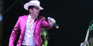 Jovanny Cadena y Su Estilo Privado  conquista el Audiorama del Trompo de Tijuana