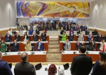Rinden protesta 16 diputadas y 17 diputados de la 64  Legislatura del Congreso de Sonora
