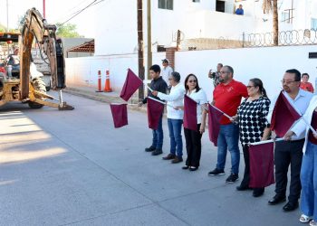 Inicia Ayuntamiento de Guaymas obra de pavimentación en bulevar Bacatete.
