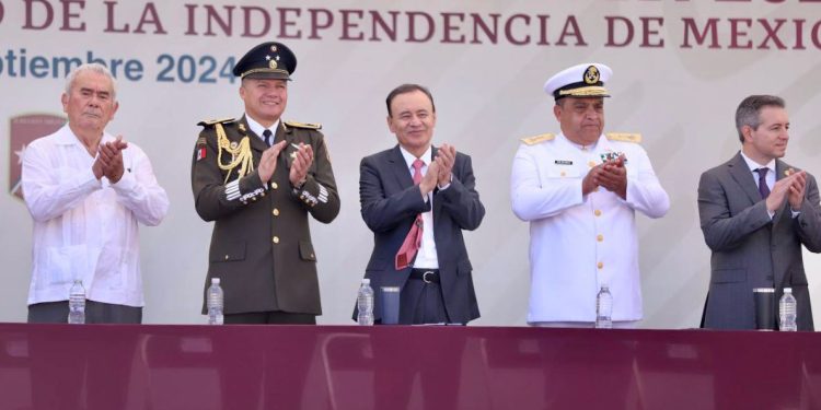 Encabeza Gobernador Durazo desfile cívico-militar por la independencia de México