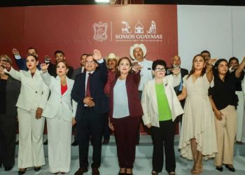La doctora Karla Córdova rinde protesta como alcaldesa de Guaymas 2024-2027