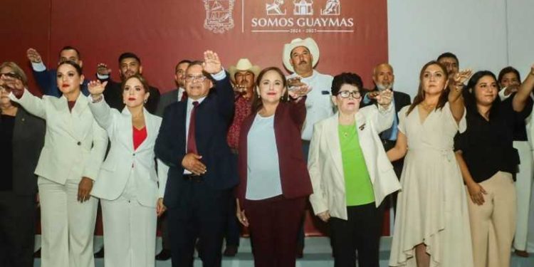 La doctora Karla Córdova rinde protesta como alcaldesa de Guaymas 2024-2027