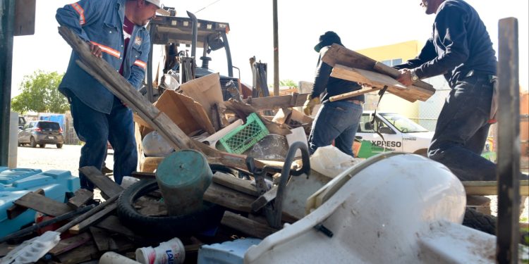 Retira Ayuntamiento de Hermosillo 173 toneladas de desechos no domésticos de 4 colonias