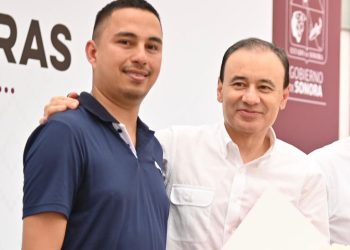 Gobernador Alfonso Durazo beneficia a más de 47 mil familias sonorenses con entrega de escrituras