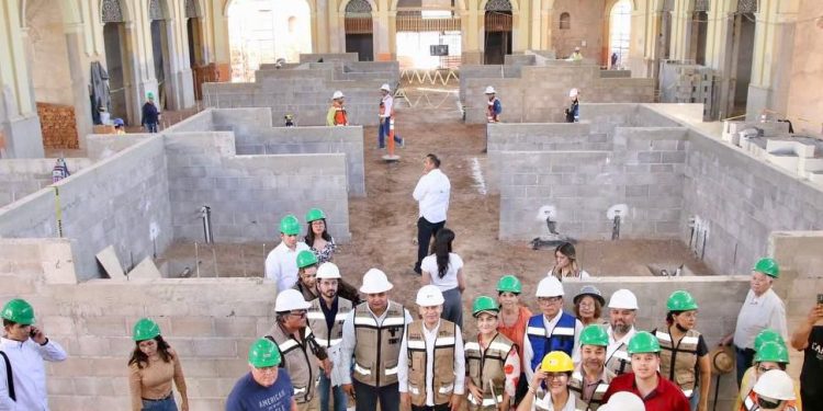 Gobernador Afonso Durazo supervisa el Mercado Municipal JMP ,tiene un 75% de avance