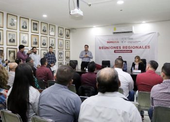 Se reúnen alcaldes en Caborca para capacitación sobre obra pública concertada