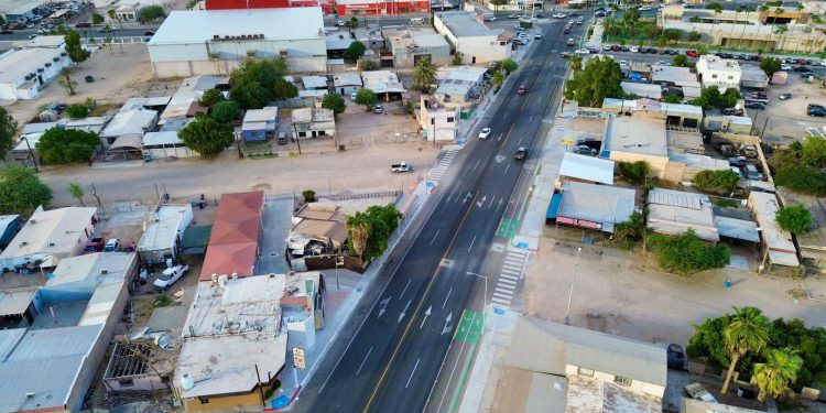 Lleva Gobernador Durazo mejoras en vivienda, educación e infraestructura a familias de SLRC y Peñasco