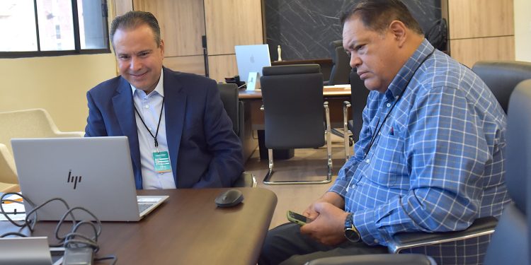 Destaca Toño Astiazarán programas innovadores en Hermosillo en foro internacional