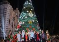 Alcalde Toño Astiazarán enciende el árbol navideño en la Plaza Zaragoza