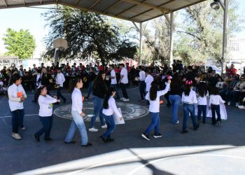 La primera dama de Caborca Larissa Zalazar, Inaugura la Semana de la Educación