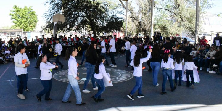 La primera dama de Caborca Larissa Zalazar, Inaugura la Semana de la Educación