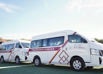 Garantiza Gobernador Durazo servicio de transporte público en la región norte con entrega de vans