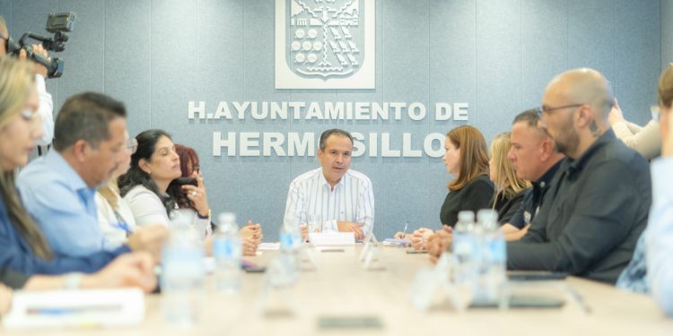 Convoca Toño Astiazarán a redoblar esfuerzos a favor de la prevención de la violencia familiar