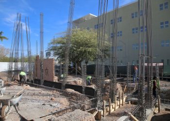 Gobernador Durazo avanza en construcción de albergue de Hospital General de Especialidades