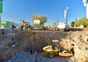 Verifica Toño Astiazarán avances en trabajos de rehabilitación en puente del bulevar Agustín Zamora