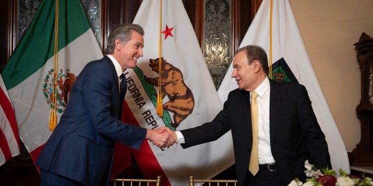 Gobernador Durazo y Gobernador Newsom firman acuerdo histórico para desarrollo sustentable binacional con California