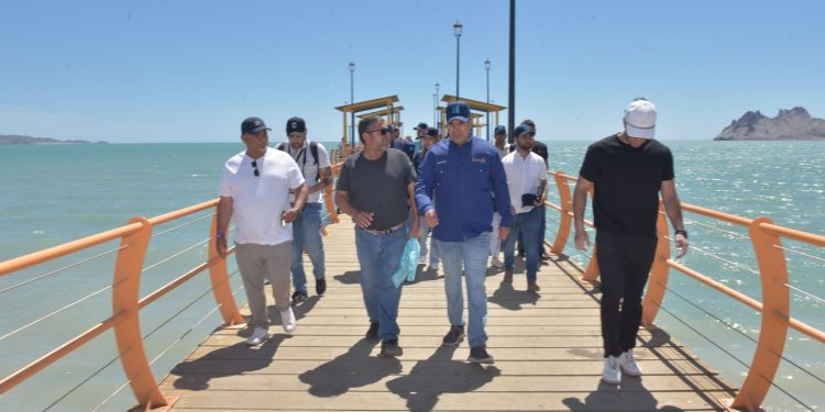 Impulsa Toño Astiazarán el turismo con puerta en muelle de Bahía de Kino y anuncia nuevo andador peatonal