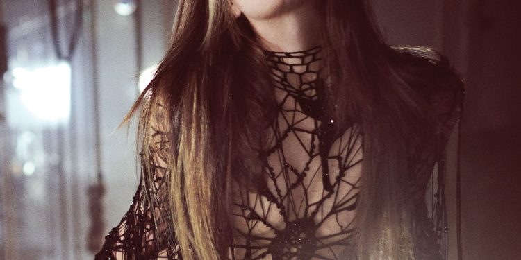 Miley Cyrus lanza su nuevo sencillo ‘End Of The World’