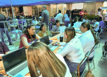 Atienden a 740 ciudadanos en Maratón de Descuentos