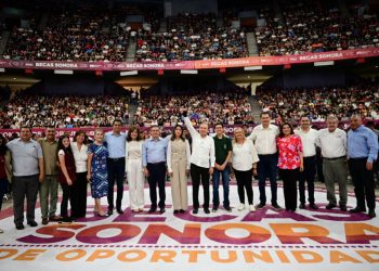 Gobernador Durazo cumple al beneficiar a más de 10 mil universitarios con becas académicas