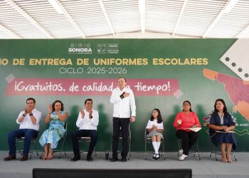 Con entrega de uniformes gratuitos, Gobernador Durazo convierte a Sonora en modelo nacional de educación