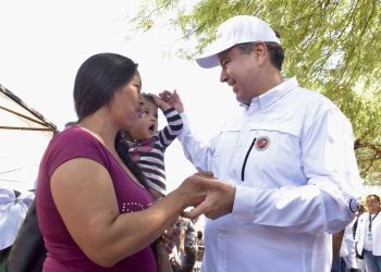 Beneficia Toño Astiazarán a familias del poblado con Mega Jornada de Salud y descacharre